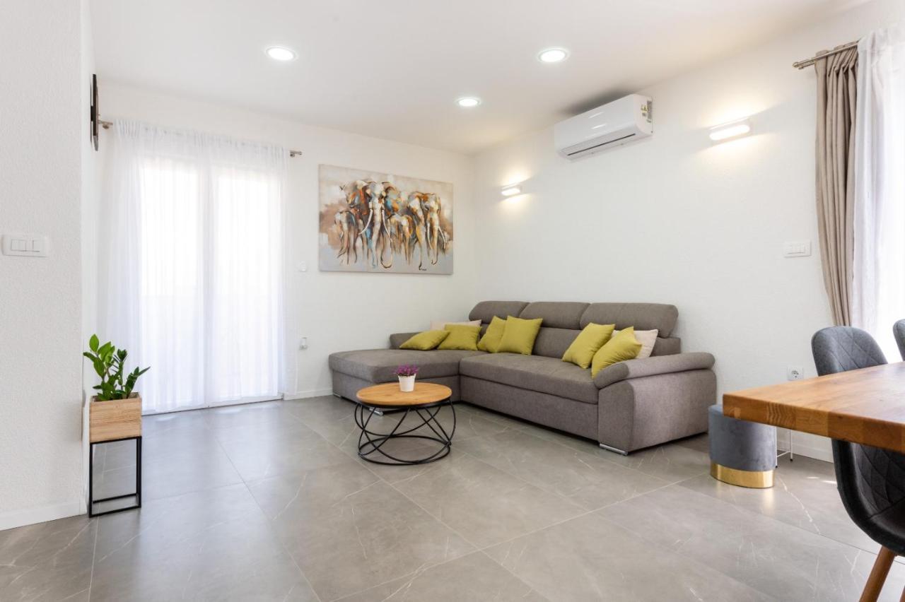 Apartment Vuletin Каштела Екстер'єр фото